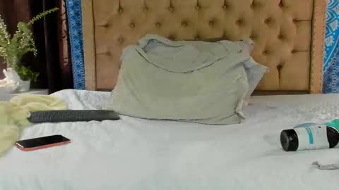 Kery Hillson online show from 12-14-24, 01:49