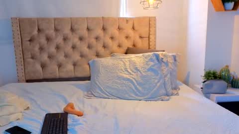 Kery Hillson online show from 02-20-26, 01:11