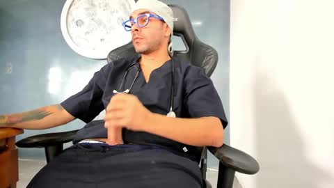 Snapshot of kevin_bronx chatting on 12-11-24, 06:52 Kevin online show from 12-11-24, 06:52