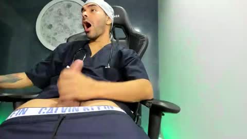 Snapshot of kevin_bronx chatting on 12-11-24, 11:00 Kevin online show from 12-11-24, 11:00