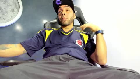 Snapshot of kevin_bronx chatting on 01-23-25, 11:26 Kevin online show from 01-23-25, 11:26