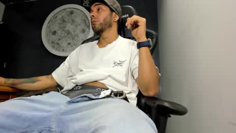Snapshot of kevin_bronx chatting on 01-30-25, 11:34 Kevin online show from 01-30-25, 11:34