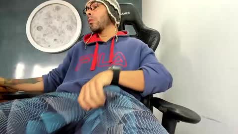 Snapshot of kevin_bronx chatting on 02-26-25, 01:41 Kevin online show from 02-26-25, 01:41