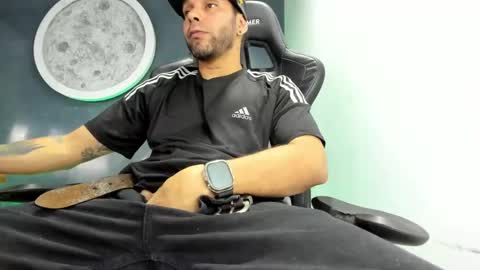 Snapshot of kevin_bronx chatting on 02-27-25, 10:31 Kevin online show from 02-27-25, 10:31