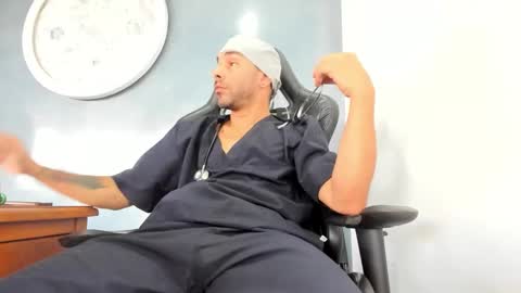 Snapshot of kevin_bronx chatting on 10-07-25, 05:10 Kevin online show from 10-07-25, 05:10