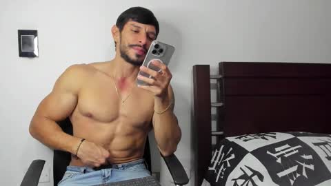 Snapshot of kevin_malone22 chatting on 01-17-26, 02:05 kevin_malone22 online show from 01-17-26, 02:05