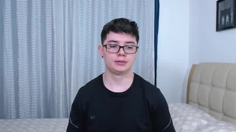 Snapshot of kevinhunts chatting on 11-05-25, 06:08 Kevin online show from 11-05-25, 06:08