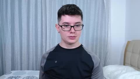 Snapshot of kevinhunts chatting on 11-20-25, 06:18 Kevin online show from 11-20-25, 06:18