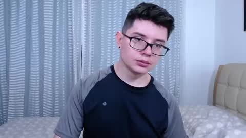 Snapshot of kevinhunts chatting on 11-24-25, 06:18 Kevin online show from 11-24-25, 06:18