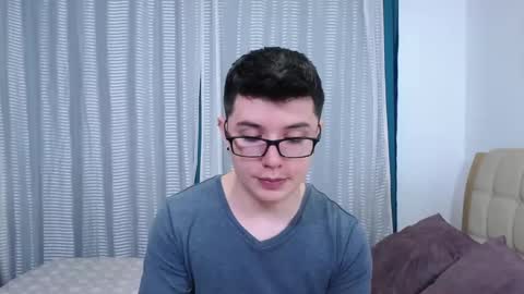 Snapshot of kevinhunts chatting on 11-26-25, 07:15 Kevin online show from 11-26-25, 07:15