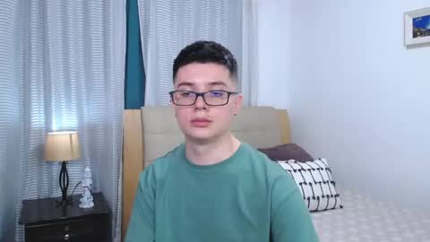 Snapshot of kevinhunts chatting on 02-21-26, 12:33 Kevin online show from 02-21-26, 12:33