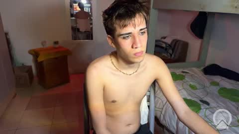 Snapshot of kevinonly43 chatting on 03-10-26, 06:29 kevonly online show from 03-10-26, 06:29