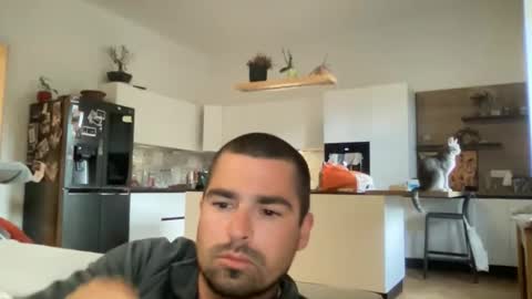 Snapshot of kevinpillobello chatting on 05-14-26, 05:42 kevinpillobello online show from 05-14-26, 05:42