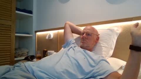 Snapshot of kevlooking4sez chatting on 08-02-26, 04:05 kevlooking4sez online show from 08-02-26, 04:05