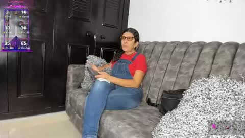 Snapshot of keyla_milf chatting on 10-23-25, 02:55 Keila Milf online show from 10-23-25, 02:55
