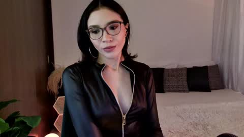 Snapshot of keylamiller1 chatting on 12-19-24, 09:49 Keyla online show from 12-19-24, 09:49