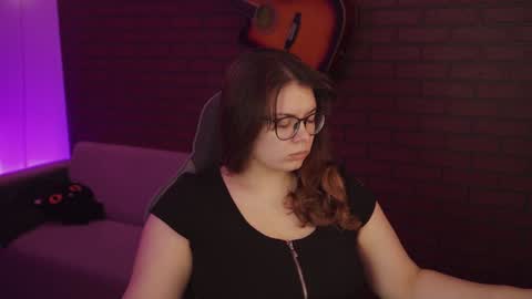 Snapshot of keytsilvas chatting on 01-08-25, 02:35 Keyt online show from 01-08-25, 02:35