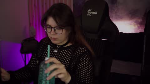 Snapshot of keytsilvas chatting on 01-11-25, 05:41 Keyt online show from 01-11-25, 05:41