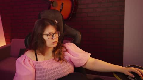 Snapshot of keytsilvas chatting on 01-18-25, 02:25 Keyt online show from 01-18-25, 02:25