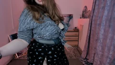 Snapshot of keytsilvas chatting on 01-31-25, 05:51 Keyt online show from 01-31-25, 05:51