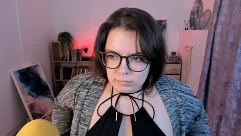 Snapshot of keytsilvas chatting on 01-31-25, 05:42 Keyt online show from 01-31-25, 05:42