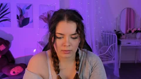 Snapshot of keytsilvas chatting on 02-12-25, 05:58 Keyt online show from 02-12-25, 05:58