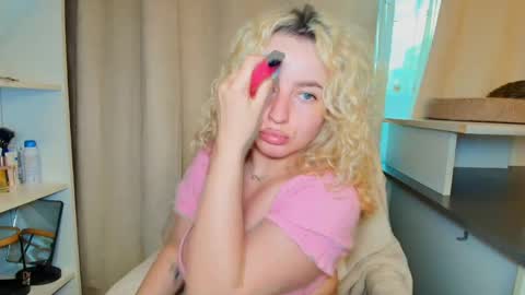 Khaleesi online show from 05-18-26, 03:29