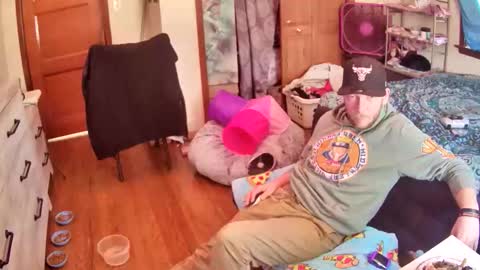 Snapshot of kheezygg chatting on 03-01-26, 05:04 KevKev online show from 03-01-26, 05:04