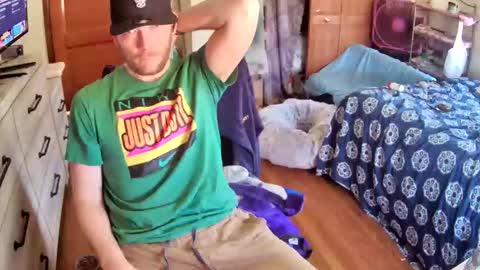 Snapshot of kheezygg chatting on 03-08-26, 07:39 KevKev online show from 03-08-26, 07:39