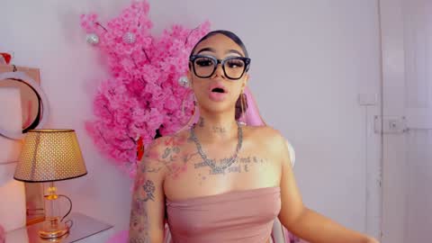 Khelany Isyy  online show from 12-16-24, 10:03