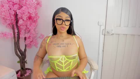 Khelany Isyy  online show from 02-24-25, 09:09