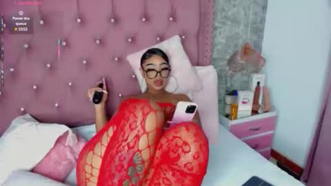 Khelany Isyy  online show from 12-22-25, 02:47