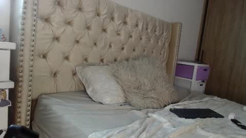 khloe33 online show from 02-21-25, 07:01