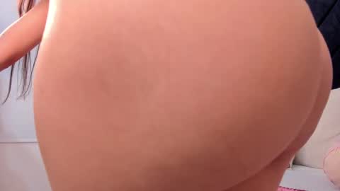 Snapshot of khloe_cutee chatting on 09-15-25, 05:35 Khloe Cute online show from 09-15-25, 05:35