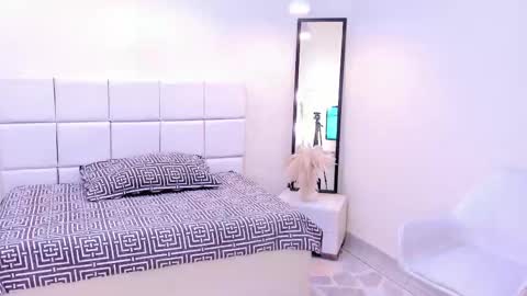 Khloe online show from 01-06-26, 01:26