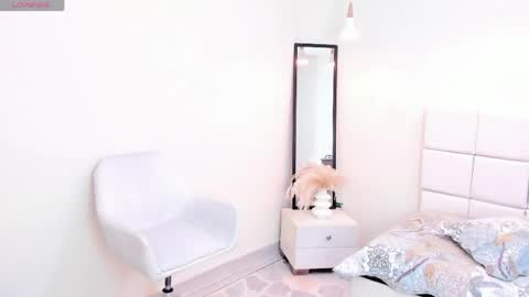 Khloe online show from 04-25-26, 01:36