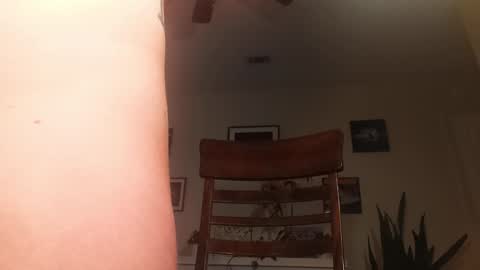 Khloe online show from 11-26-25, 12:33