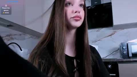 Snapshot of khloeforever chatting on 05-22-26, 05:03 khloe online show from 05-22-26, 05:03
