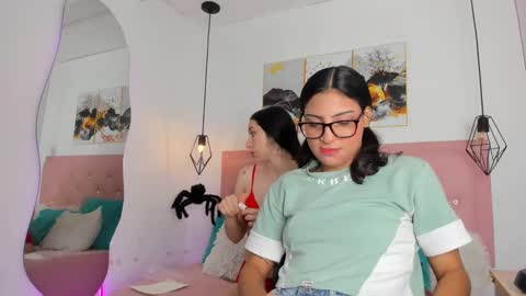 Snapshot of kiara__white chatting on 10-08-25, 01:20 Kiara online show from 10-08-25, 01:20