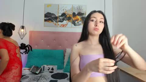 Snapshot of kiara__white chatting on 10-15-25, 12:38 Kiara online show from 10-15-25, 12:38