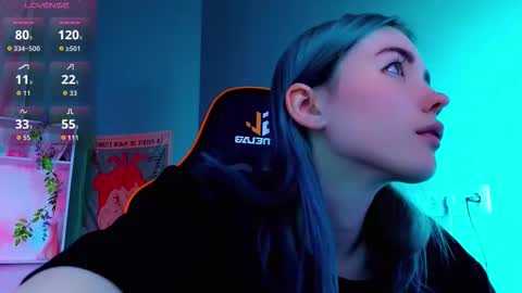 Kira online show from 09-18-25, 08:55