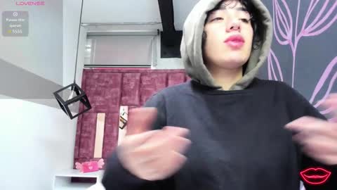 KIARA FOX online show from 02-03-26, 12:10