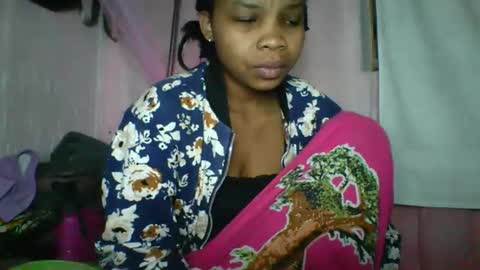 Snapshot of kiarah_69 chatting on 05-09-26, 09:53 kiarah 69 online show from 05-09-26, 09:53