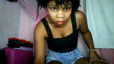 Snapshot of kiarah_69 chatting on 05-19-26, 04:57 kiarah 69 online show from 05-19-26, 04:57