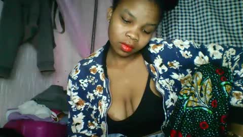 Snapshot of kiarah_69 chatting on 05-27-26, 02:52 kiarah 69 online show from 05-27-26, 02:52