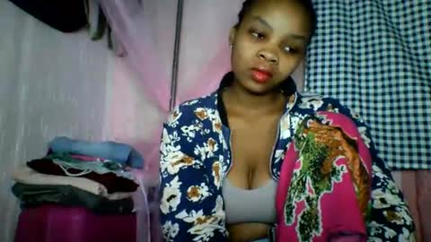 Snapshot of kiarah_69 chatting on 06-08-26, 02:17 kiarah 69 online show from 06-08-26, 02:17