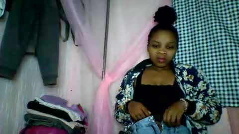 Snapshot of kiarah_69 chatting on 06-11-26, 02:53 kiarah 69 online show from 06-11-26, 02:53