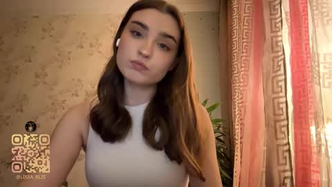 Ola my name is Lissa  Lets hit 10 Thumbs Up together   online show from 02-03-26, 08:47