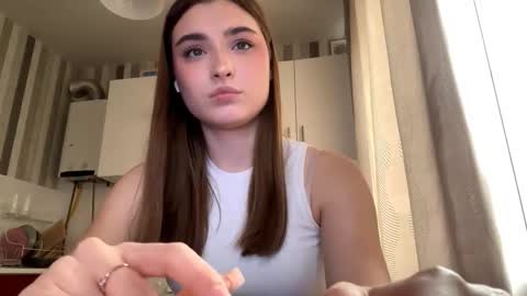 Ola my name is Lissa  Lets hit 10 Thumbs Up together   online show from 03-19-26, 01:04