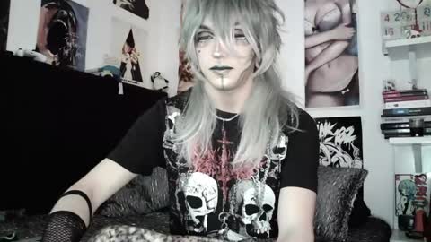 Snapshot of kiiller_queen chatting on 05-22-26, 05:40 kenny online show from 05-22-26, 05:40